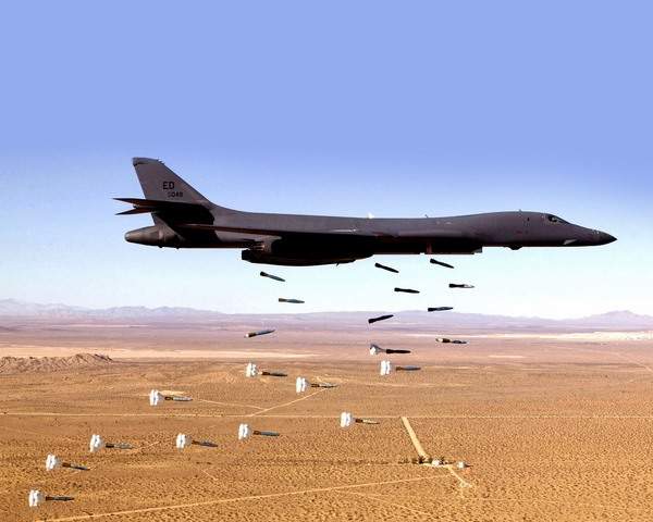 Mỹ có kế hoạch dùng máy bay chở nhiều bom nhất đánh Triều Tiên? 4