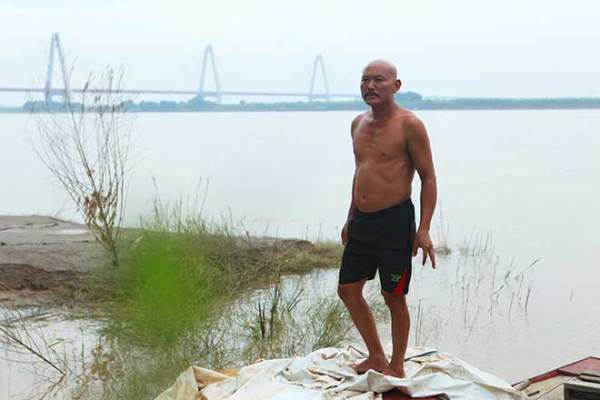Kí ức đau lòng của người đàn ông 30 năm vớt xác chết trên sông Hồng 3