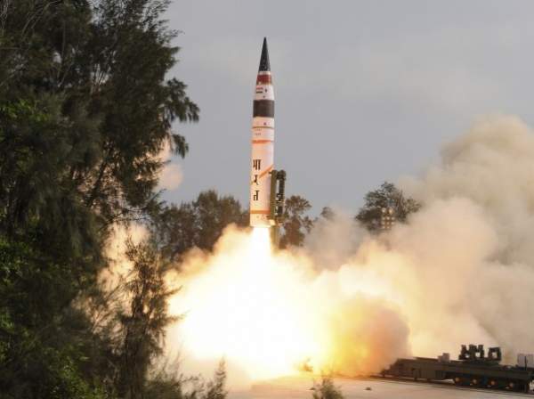 Vũ khí "khủng nhất" Ấn Độ đối đầu tên lửa mạnh nhất TQ