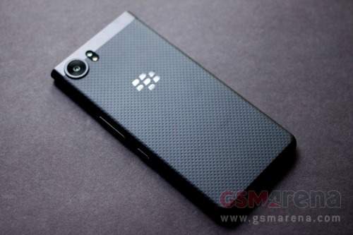 Ngắm BlackBerry KEYone bản màu đen hạn chế 2