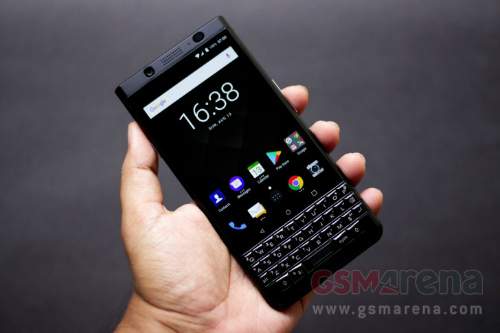 Ngắm BlackBerry KEYone bản màu đen hạn chế 8
