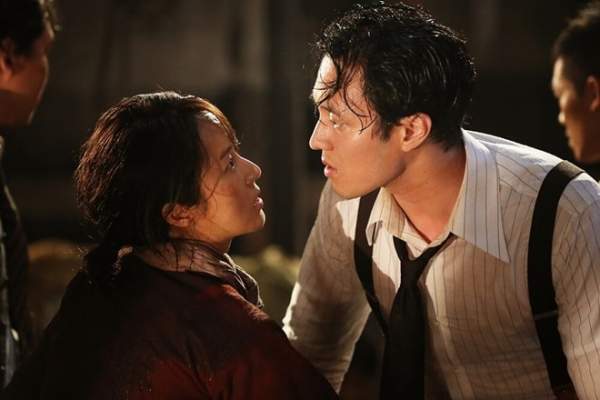 Chồng Song Hye Kyo lép vế đàn anh trong "Đảo địa ngục" 4