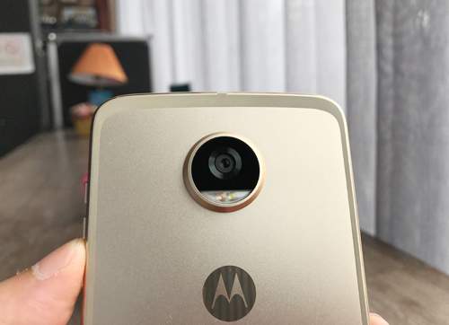 Đánh giá Motorola Moto Z2 Play: Máy “ngon”, phụ kiện đa dạng 8