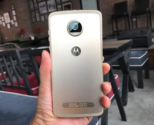 Đánh giá Motorola Moto Z2 Play: Máy “ngon”, phụ kiện đa dạng 2