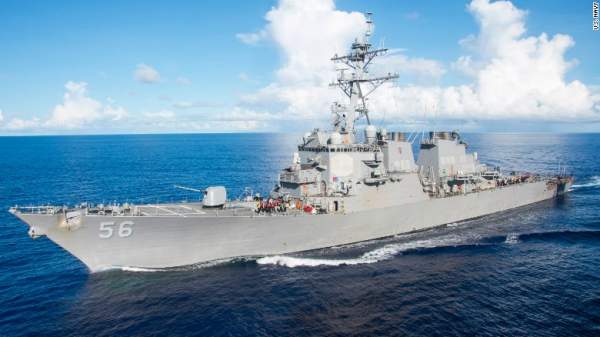 Tàu chiến Mỹ đâm tàu buôn, 10 thủy thủ hải quân mất tích