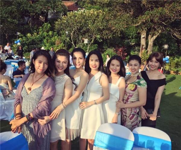 Mỹ Tâm quậy tưng bừng trong tiệc cưới đạo diễn Nguyễn Tranh và vợ kém 25 tuổi 8
