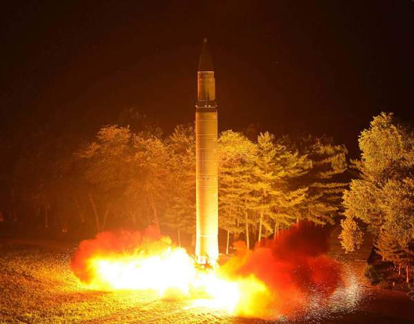 Nhiên liệu "nọc độc của quỷ" giúp Triều Tiên phóng tên lửa đến Mỹ? 2