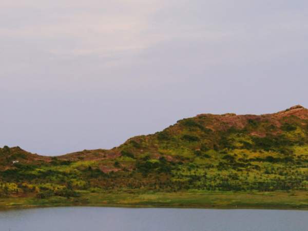 Hồ nước ngọt trên miệng núi lửa có một không hai ở Việt Nam 4