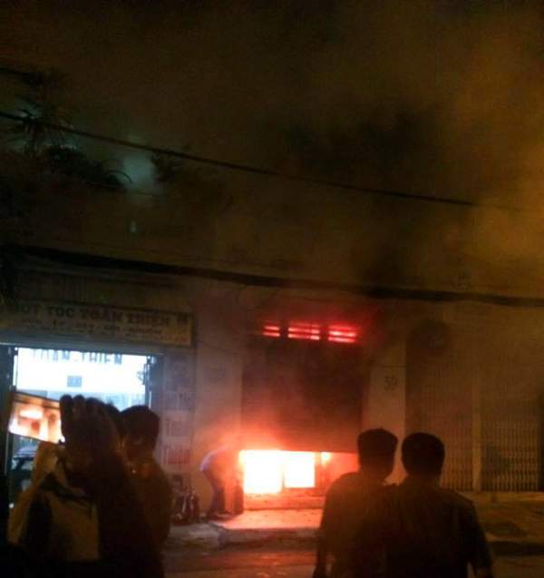 Hé lộ nguyên nhân bất ngờ vụ cháy cửa hàng túi xách ở Sài Gòn 2