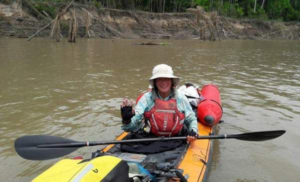 Nữ du khách Anh đi thuyền bị bộ lạc nguyên thủy Amazon giết 2