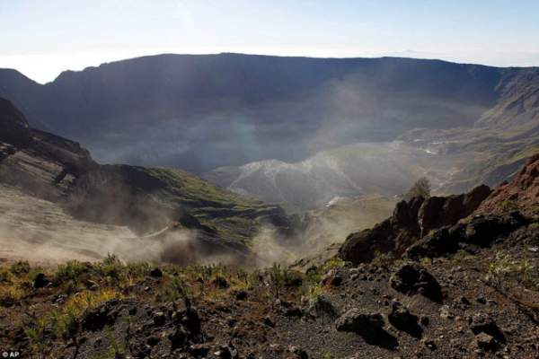 Lịch sử kinh hoàng của núi lửa chết chóc nhất thế giới 6