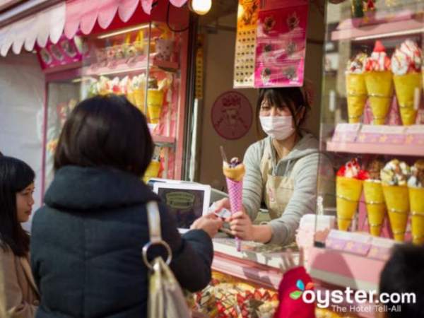 Cận cảnh nhà hàng Robot khêu gợi ở phố đèn đỏ Tokyo 10