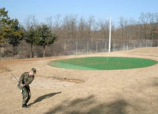 Lạnh gáy sân gôn tử thần nơi biên giới Triều Tiên - Hàn Quốc 2