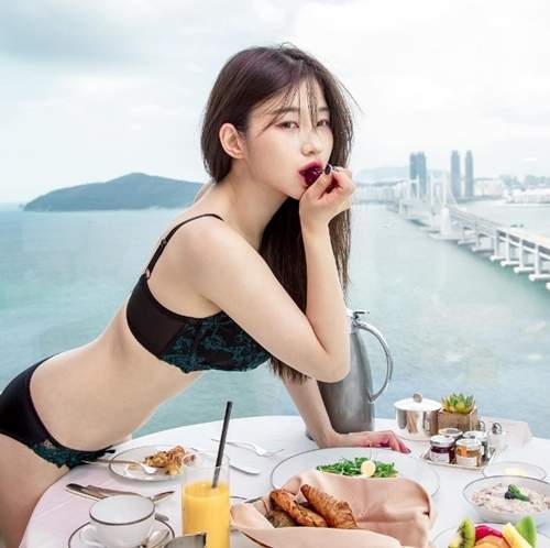 Đây chính là nữ thần mới nổi sở hữu khe ngực đẹp nhất Hàn Quốc 3