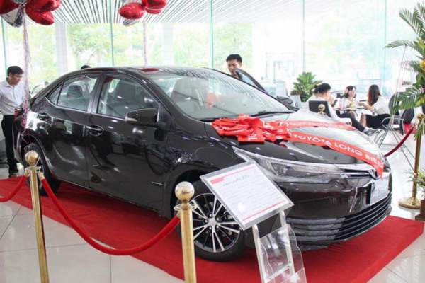 Giảm giá 40 triệu đồng, Toyota Corolla Altis 2.0V 2017 có gì? 4