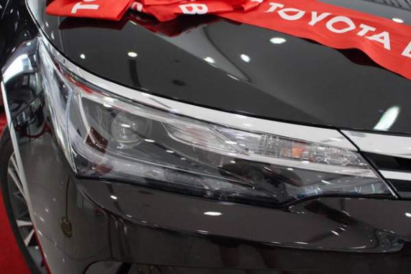 Giảm giá 40 triệu đồng, Toyota Corolla Altis 2.0V 2017 có gì? 5