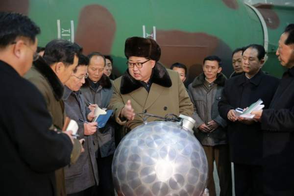 Ai làm cho tên lửa Triều Tiên gây choáng váng thế giới? 3
