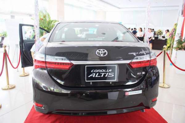 Giảm giá 40 triệu đồng, Toyota Corolla Altis 2.0V 2017 có gì? 7