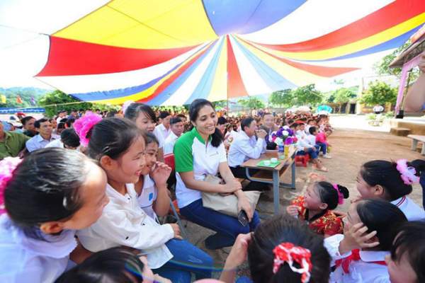 Monsanto trao quà cho học sinh nghèo vượt khó tỉnh Sơn La 3