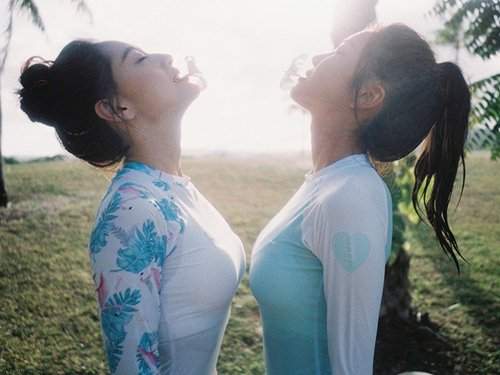 2 kiều nữ Hàn Quốc kín đáo vẫn đẹp với áo tắm thể thao 7