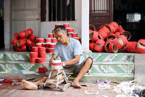 Chuyện lạ: Người đàn ông điếc làm trống bỏi mua vui cho đời 3