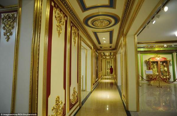 Choáng ngợp nội thất xa hoa  bên trong “cung điện Versailles” ở Trung Quốc 7