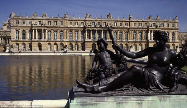 Choáng ngợp nội thất xa hoa  bên trong “cung điện Versailles” ở Trung Quốc 6