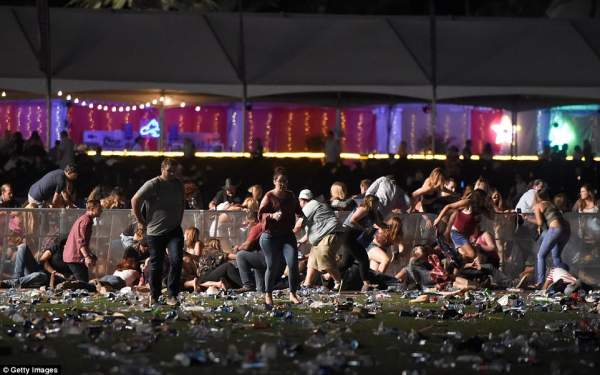 Mỹ: Xả súng đẫm máu tại lễ hội 30.000 người, ít nhất 50 người chết 3
