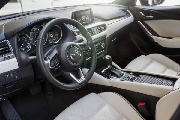 Mazda6 2017.5: Bản nâng cấp vội vã, giá từ 500 triệu đồng 4