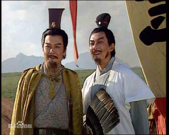 Diễn viên đóng Lưu Bị: Hoàng đế trên phim hóa kẻ trộm ngoài đời 4