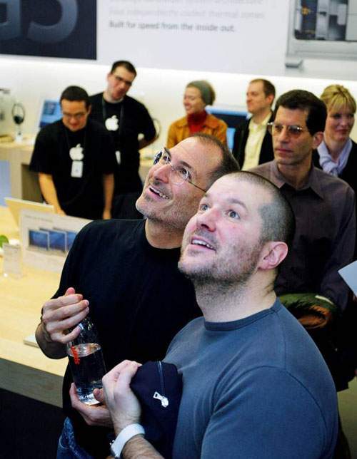 Giám đốc thiết kế của Apple lần đầu tiên chia sẻ về Steve Jobs và iPhone 3
