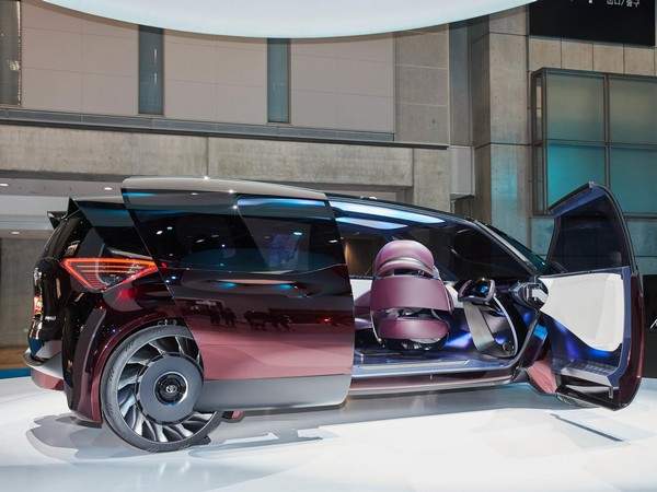 Toyota Fine-Comfort Ride: Khi sedan kết hợp minivan 3