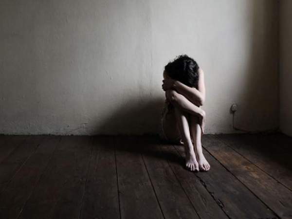 Cô gái Mỹ bị kẻ lạ đột nhập vào nhà bắt cóc làm nô lệ tình dục 9 tháng 3