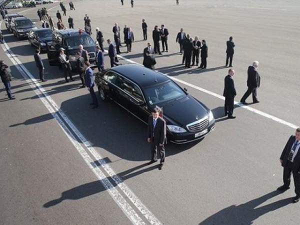 "Giải mã" siêu xe chống đạn của Thủ tướng Nhật 6