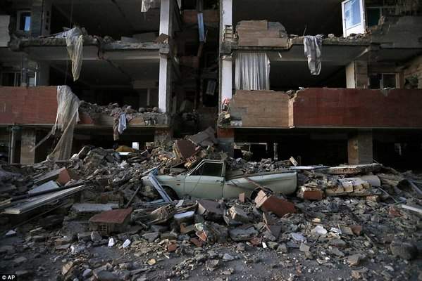 414 người chết, 6.500 bị thương vì động đất kinh hoàng ở Iran, Iraq