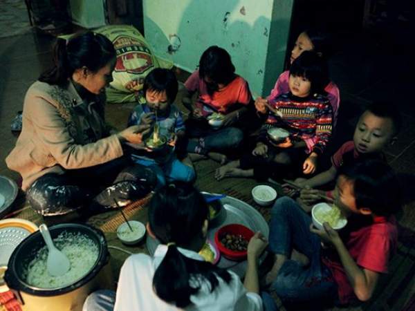 Những lần vượt cạn "siêu tốc" của người phụ nữ 29 tuổi đẻ 8 con ở Hà Nội 5