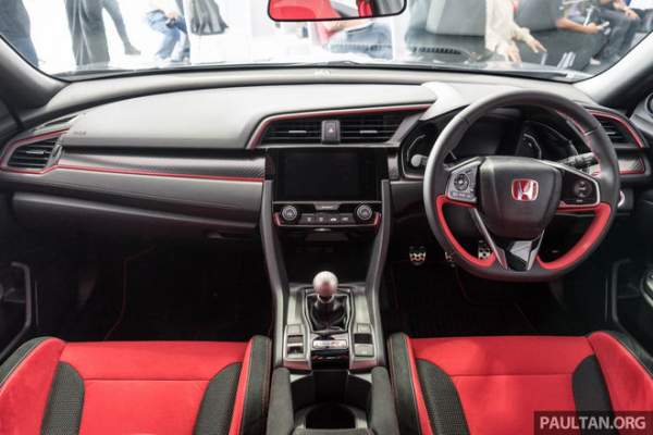 Giá cao, Honda Civic Type R 2017 vẫn ăn khách bất ngờ 4