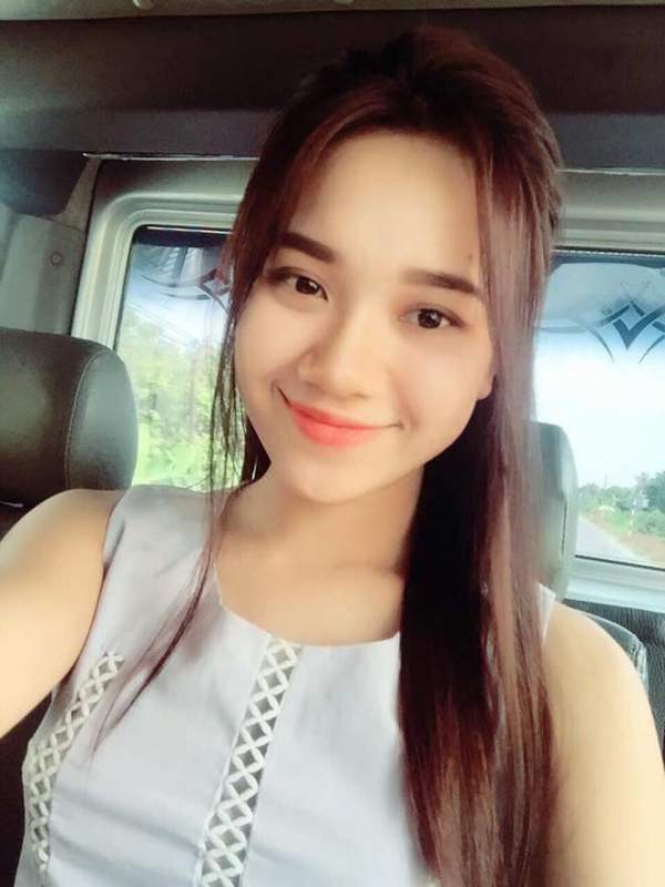 Vẻ nóng bỏng của nữ sinh đại diện Việt Nam tham dự Hoa khôi thế giới 13