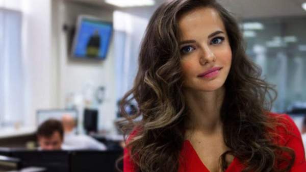 Nữ phát ngôn viên xinh đẹp đến mức gây tranh cãi của Bộ Quốc phòng Nga 2