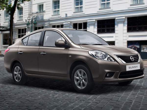 Nissan Sunny XV ở Việt Nam hạ giá còn 468 triệu đồng