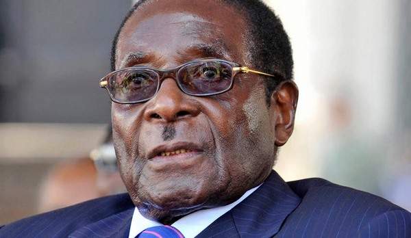 Vì sao Tổng thống Zimbabwe hơn 90 tuổi vẫn khỏe như vâm?