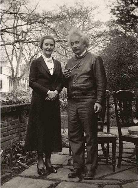 Bí ẩn mối tình trong bóng tối của Einstein với nữ gián điệp Liên Xô