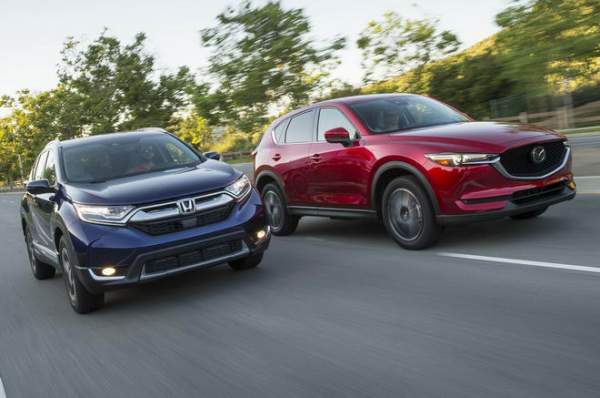 Honda CR-V 2017 & Mazda CX-5 2017: Xe nào tốt hơn? 3