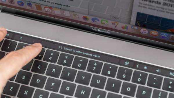 MacBook Pro 15 inch (2017): Laptop siêu chuyên nghiệp 9