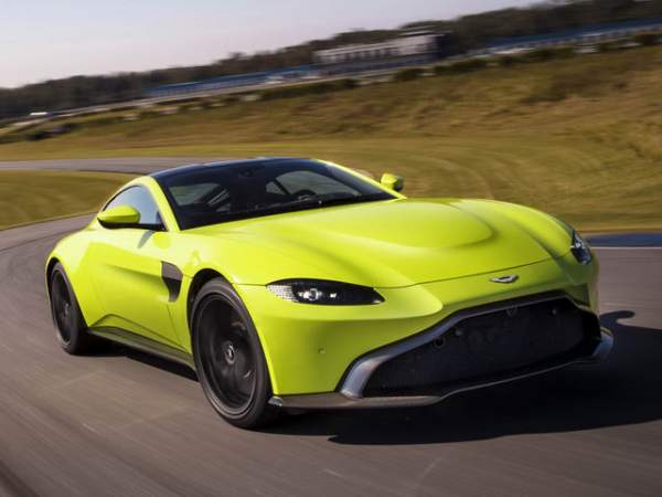 Tuyệt tác Aston Martin Vantage 2018 giá 3,4 tỷ đồng