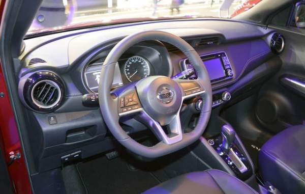 Nissan Kicks giá 364 triệu đồng: Đối thủ Ford EcoSport 3