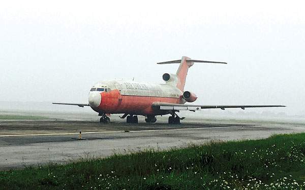 Xin máy bay Boeing 727-200 bị bỏ quên ở Nội Bài làm... giáo cụ