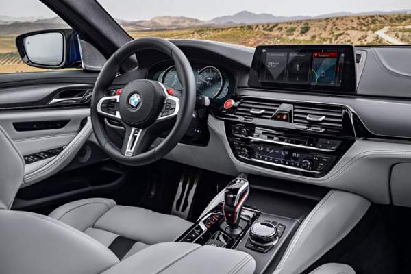 Sedan thể thao BMW M5 2018 có giá 2,3 tỷ đồng 3
