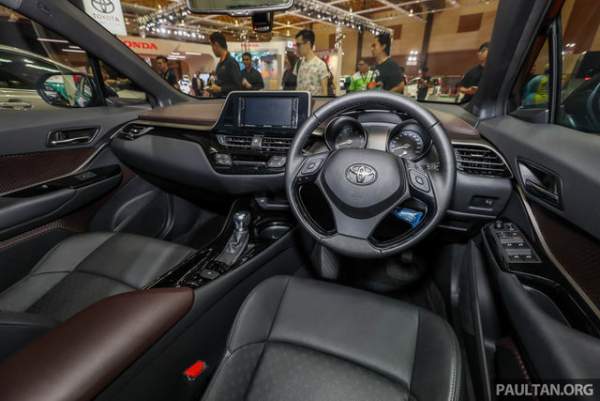 Toyota C-HR nhập từ Thái có giá 810 triệu đồng 4