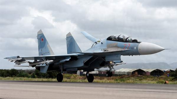 F-22 Mỹ nổ súng khi đụng độ chiến đấu cơ Nga ở Syria? 2